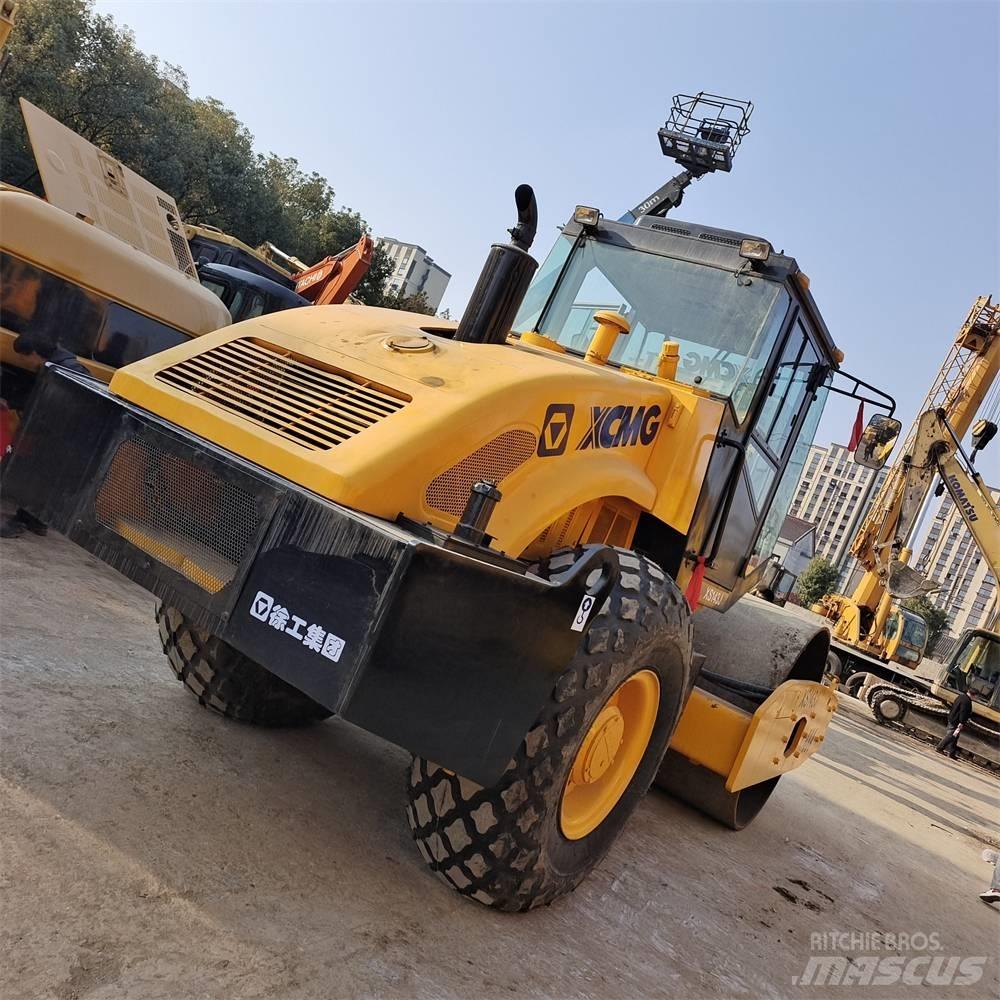 XCMG XS 142 J Ťahačové valce