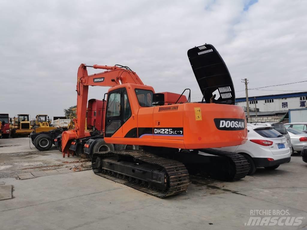 Doosan DH225 Pásové rýpadlá