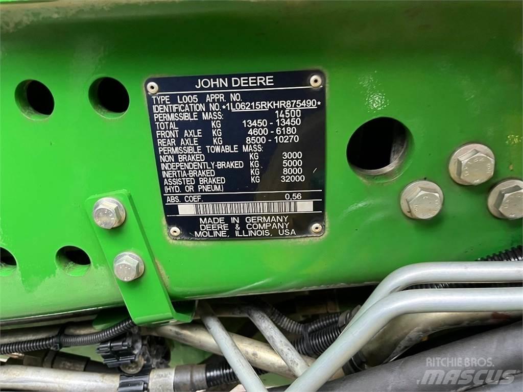 John Deere 6215R Traktory