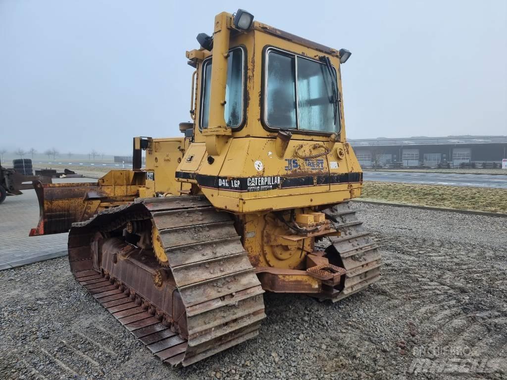 CAT D 4 H Pásové dozéry