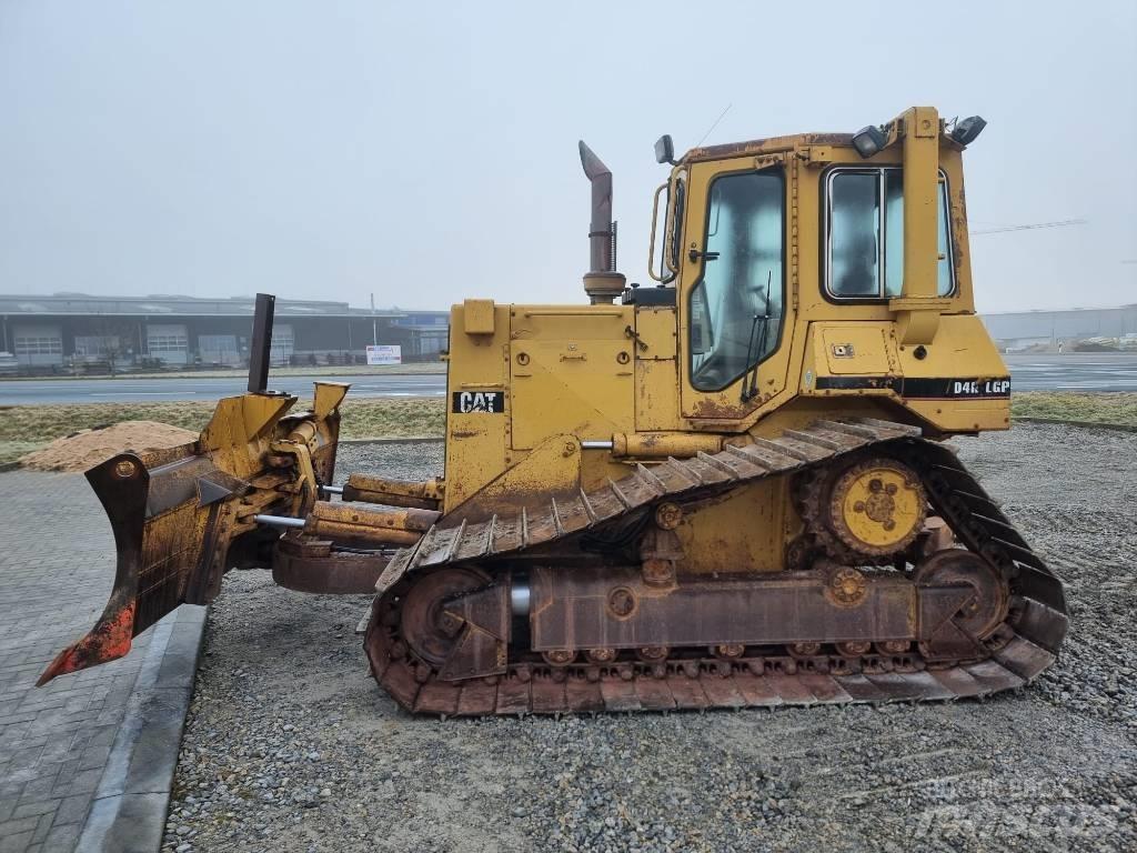 CAT D 4 H Pásové dozéry