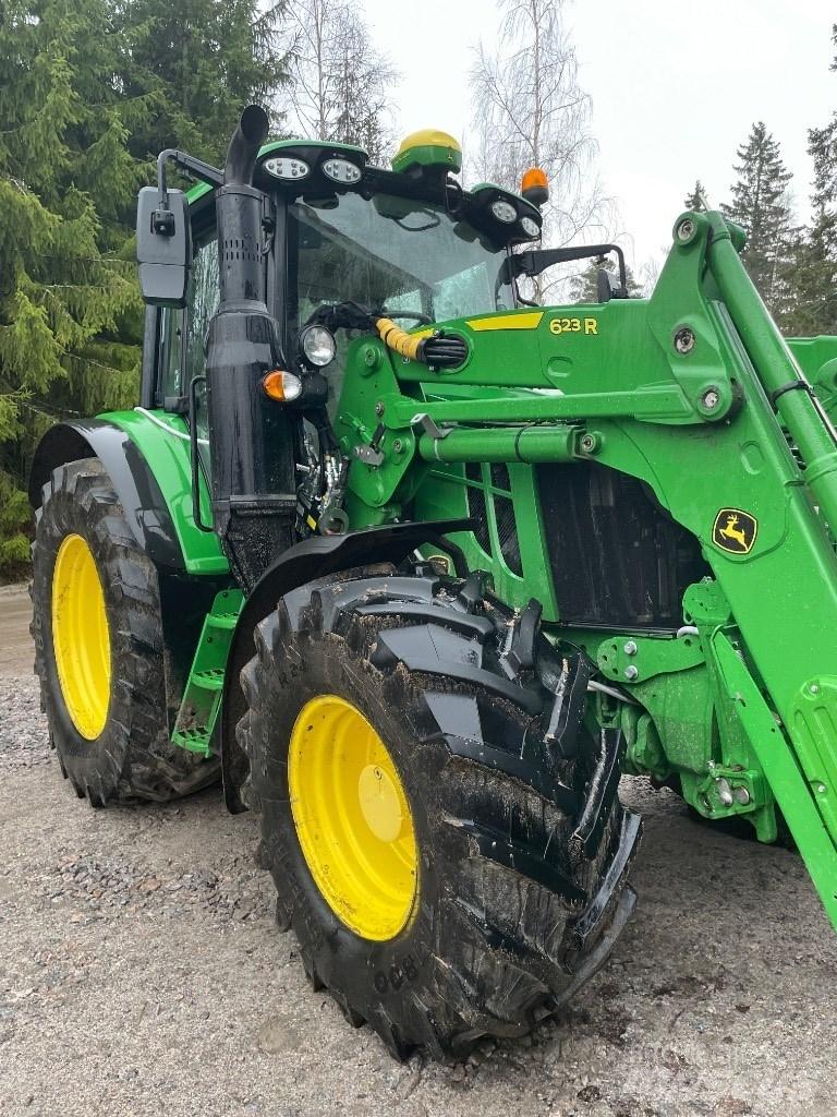 John Deere 6120 M Traktory