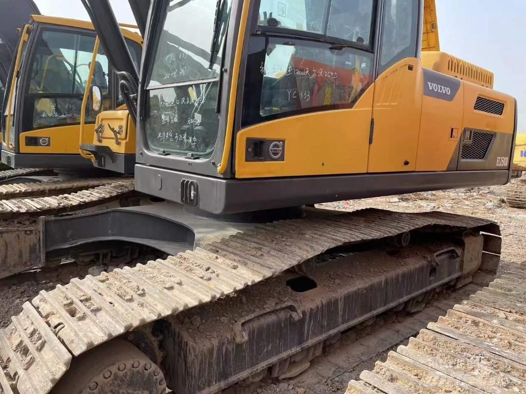 Volvo EC250 Pásové rýpadlá