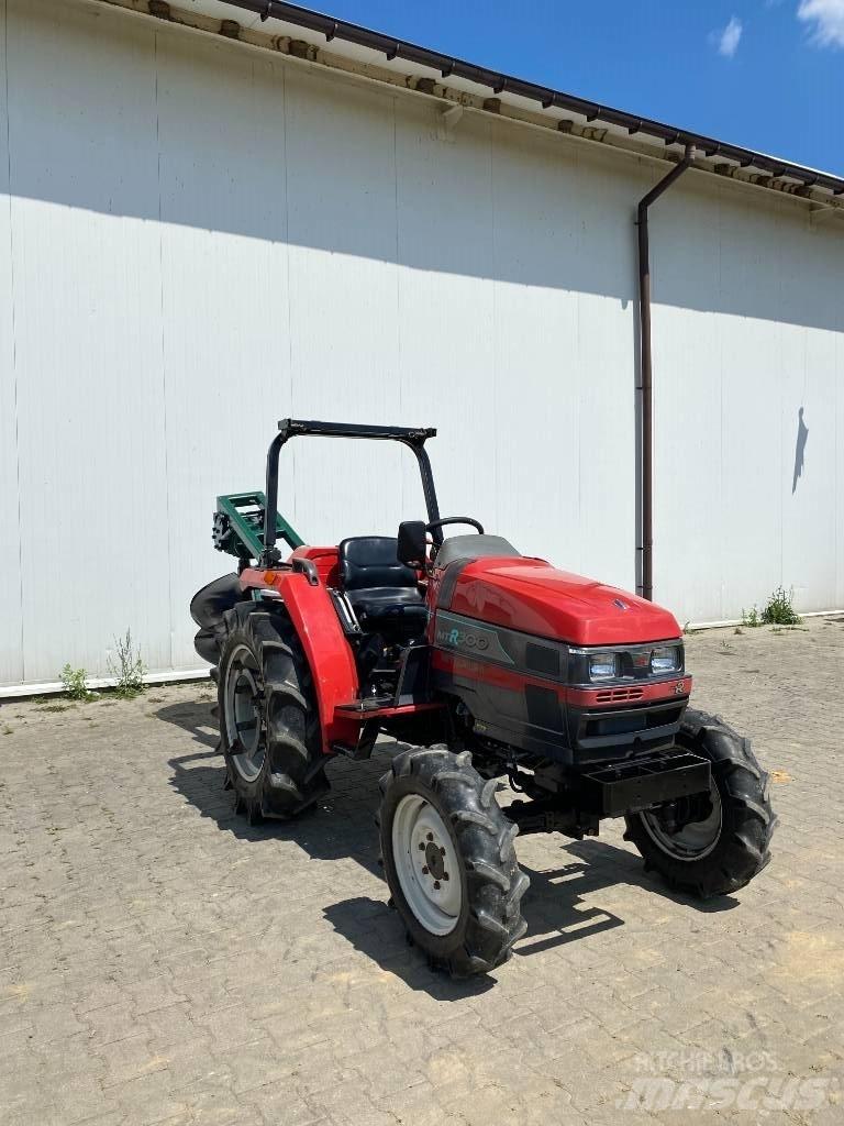 Mitsubishi MTR300 Kompaktné traktory