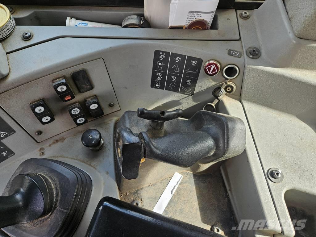 CAT D 8 T Pásové dozéry