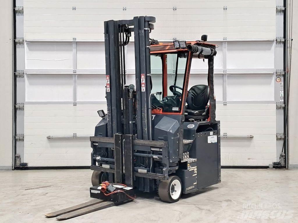 Combilift CBE2500 Bočný vysokozdvižný vozík