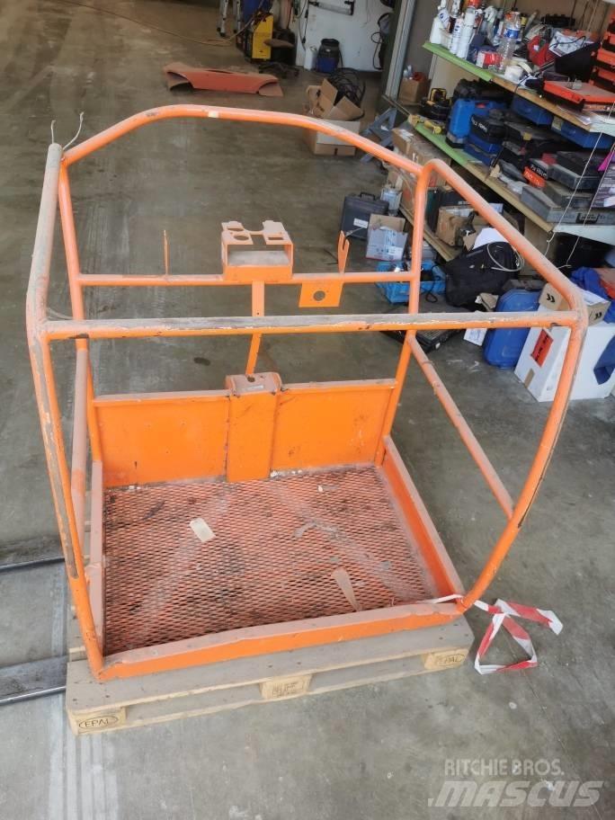 JLG Toucan 10 E Výložníky a lyžice