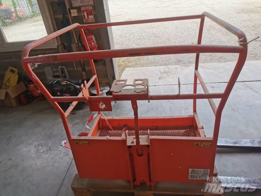 JLG Toucan 10 E Výložníky a lyžice