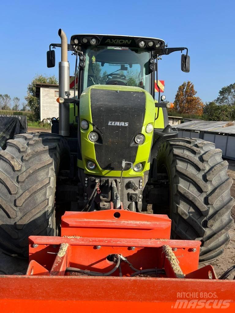 CLAAS Axion 930 Traktory