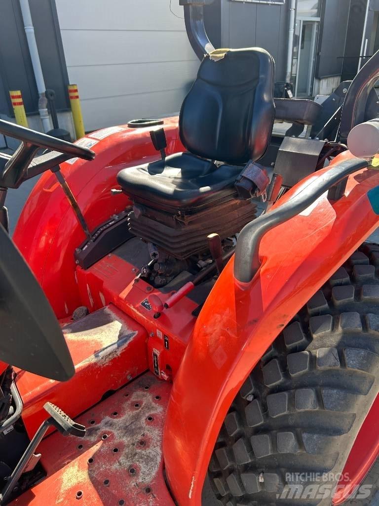 Kubota L1-382 HST Kompaktné traktory