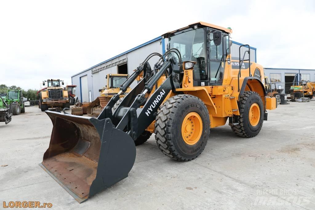 Hyundai HL 955 A Kolesové nakladače