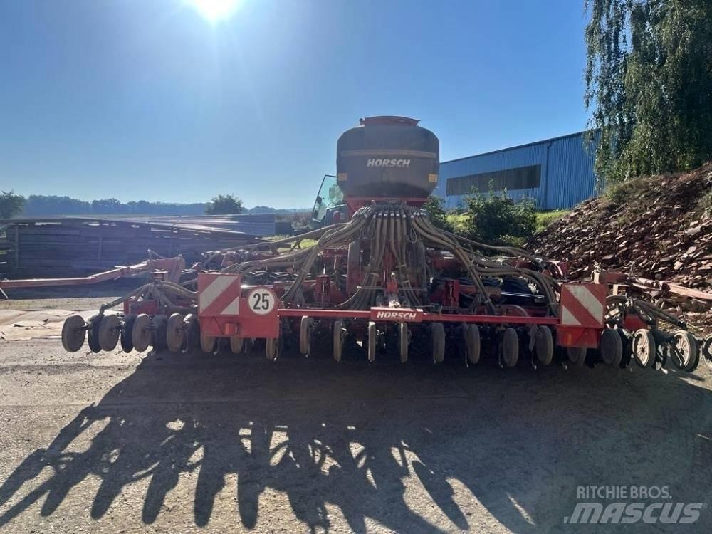 Horsch Focus 6 TD Kombinované sejačky