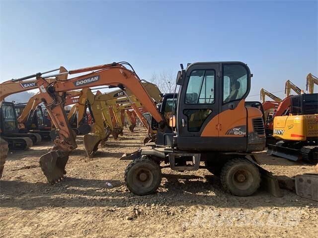 Doosan DX60W Pásové rýpadlá
