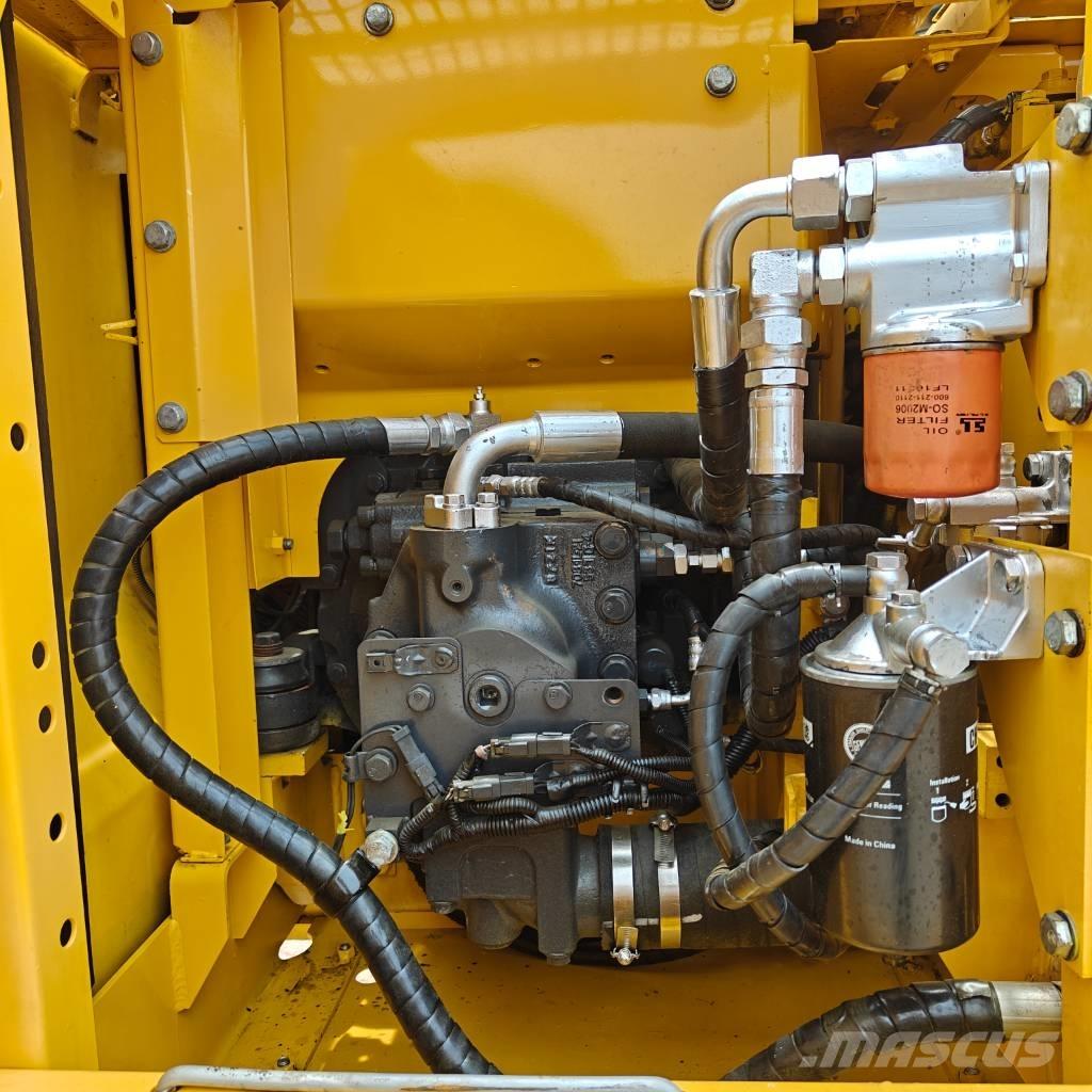 Komatsu 130-7 Pásové rýpadlá