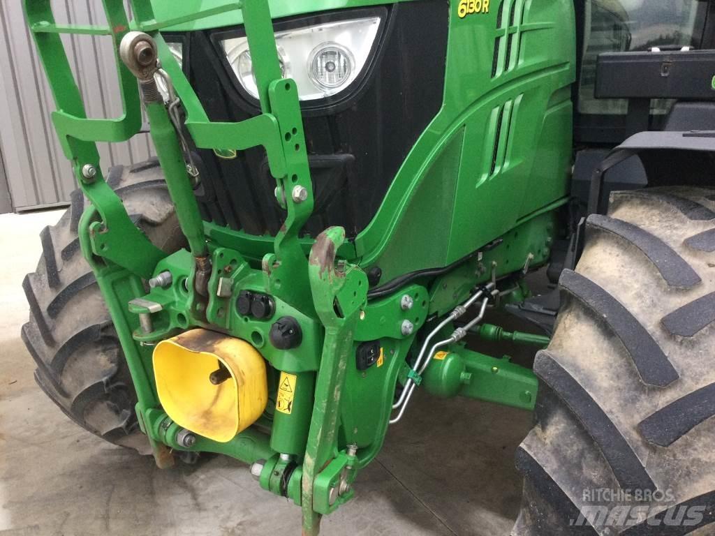 John Deere 6130R Traktory