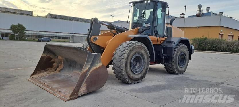 CASE 821G Kolesové nakladače