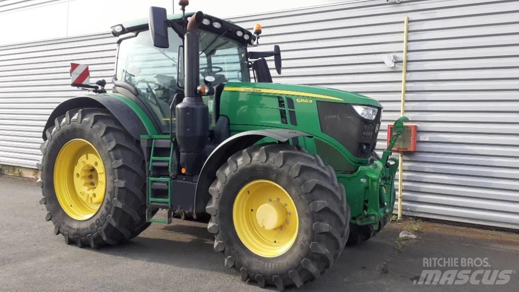 John Deere 6250 R Traktory