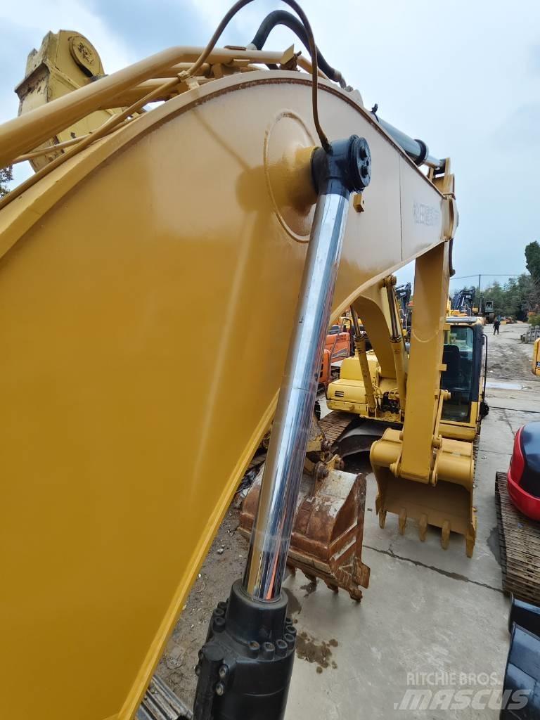 CAT 320 D Pásové rýpadlá