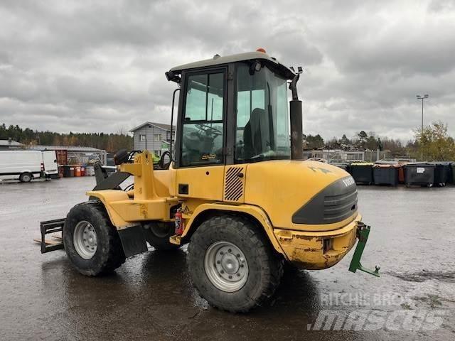 Volvo L30B-Z/S Kolesové nakladače