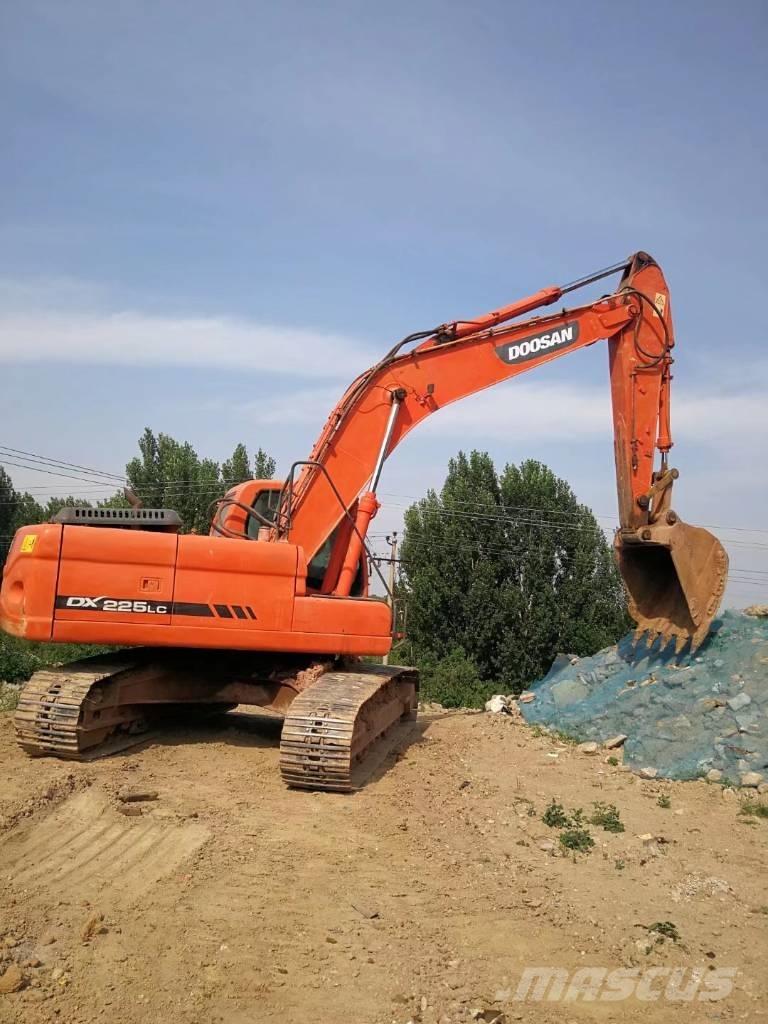 Doosan dx225 Pásové rýpadlá