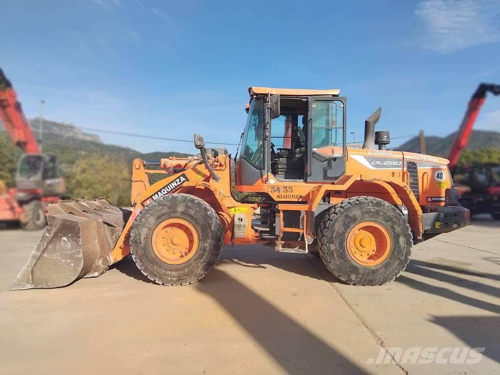 Doosan DL 250-5 Kolesové nakladače