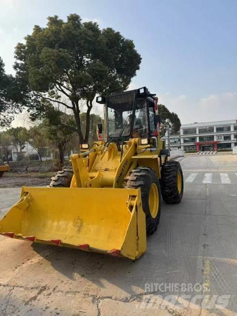 Komatsu WA 100 Kolesové nakladače