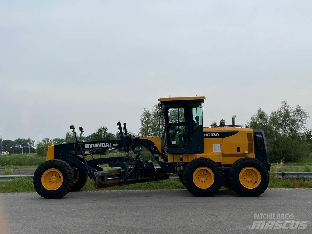 Hyundai HG130 Grejdery