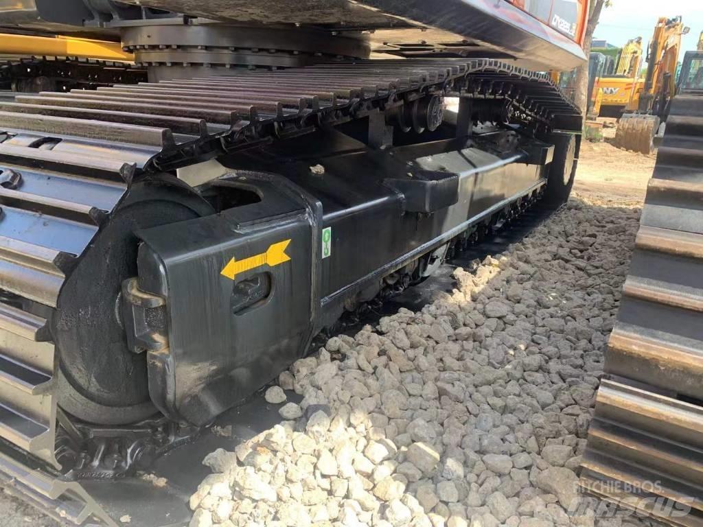 Doosan DX 225 Pásové rýpadlá