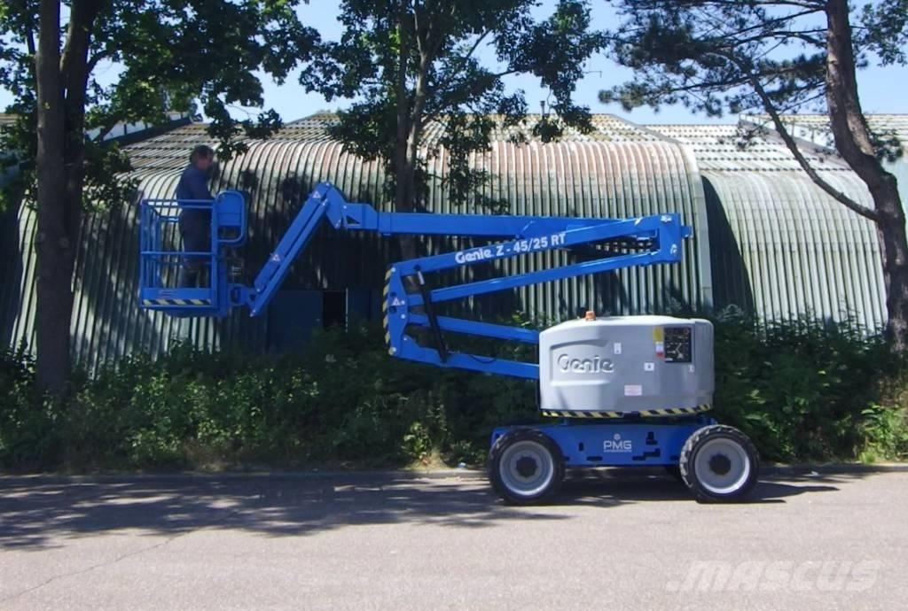 Genie Z45/25JRT Kĺbové plošiny