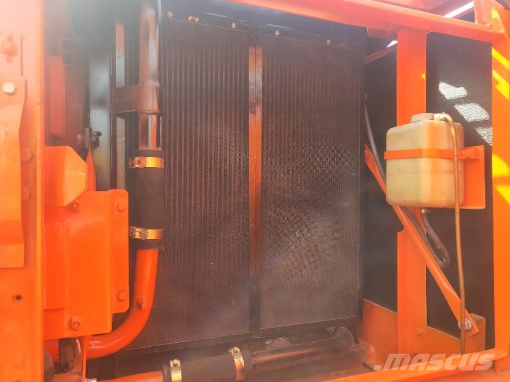 Doosan DH220LC-7 Pásové rýpadlá