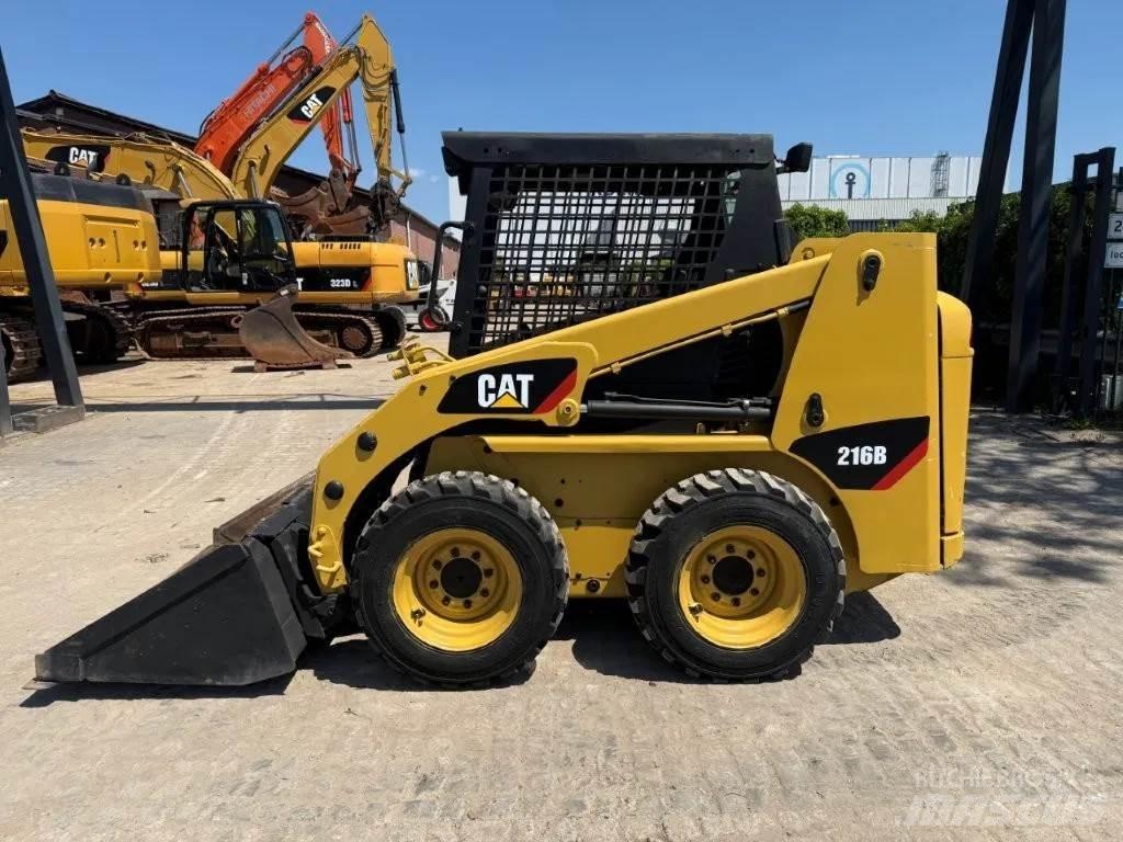 CAT 216B (226,S130) Šmykom riadené nakladače