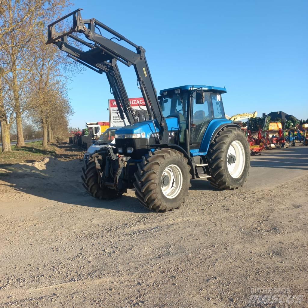 New Holland 8770 Traktory
