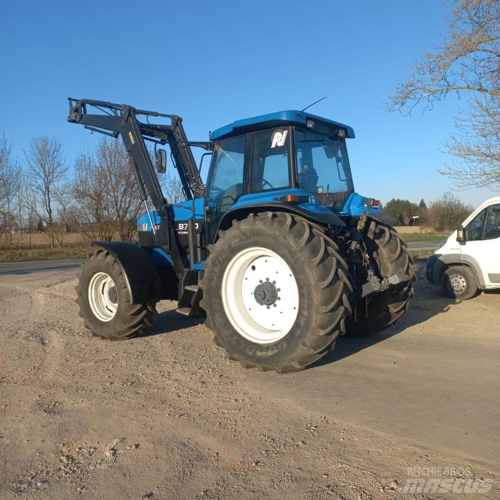 New Holland 8770 Traktory
