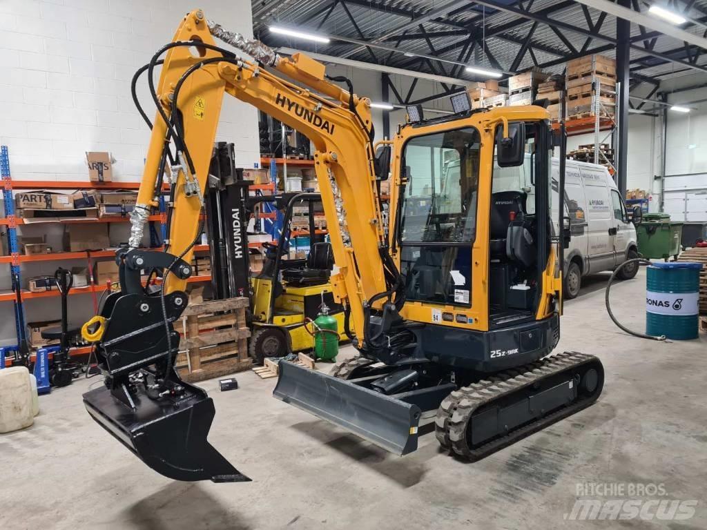 Hyundai R25-9AK Mini rýpadlá < 7t