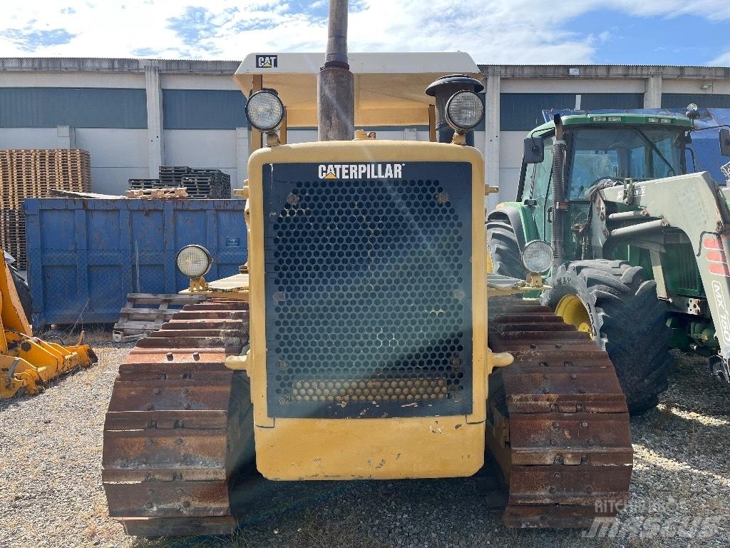 CAT D 6 Traktory