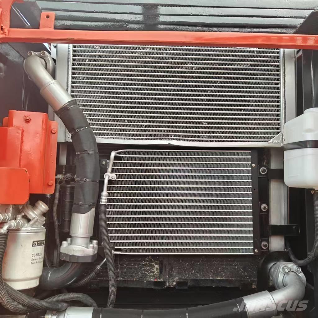 Doosan DX 225 LCA Pásové rýpadlá