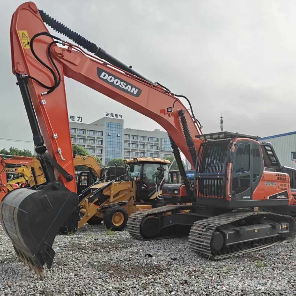 Doosan DX 225 LCA Pásové rýpadlá