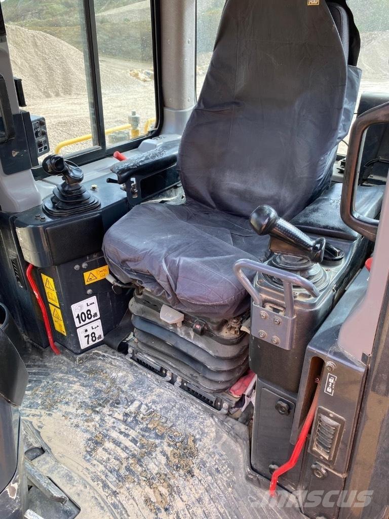 Komatsu DX65PXi-18 Pásové dozéry