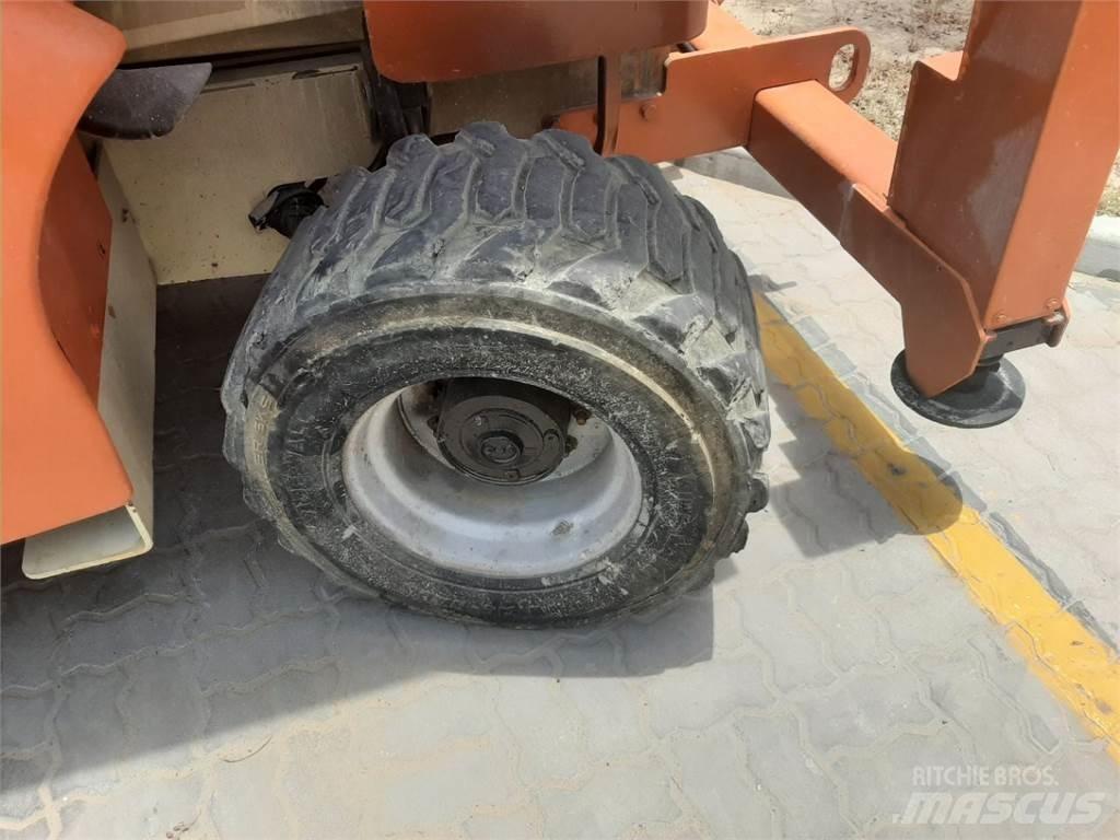 JLG 3394RT Nožnicové zdvíhacie plošiny