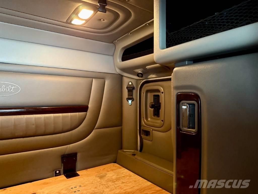 Peterbilt 389 PRIDE Ťahače