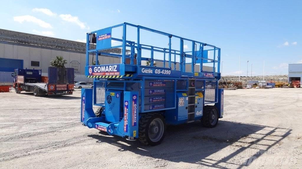 Genie GS 4390 RT Nožnicové zdvíhacie plošiny