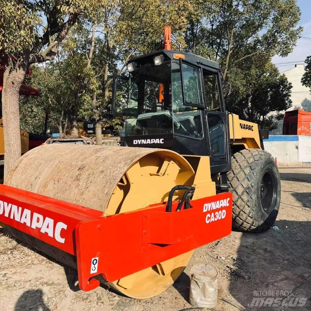Dynapac CA 30 D Ťahačové valce
