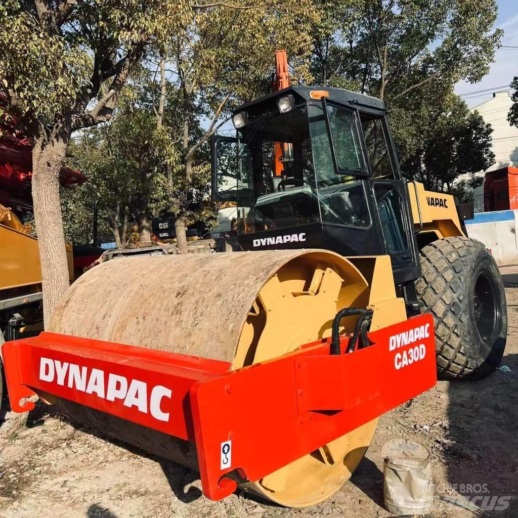 Dynapac CA 30 D Ťahačové valce