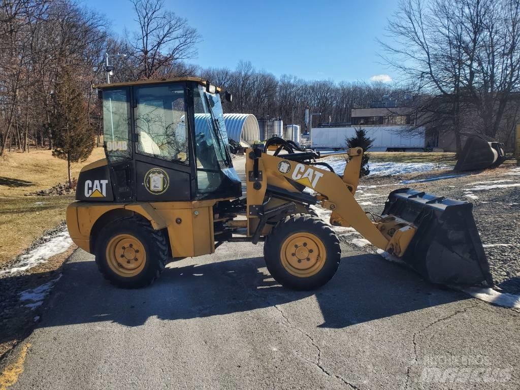 CAT 904 B Kolesové nakladače