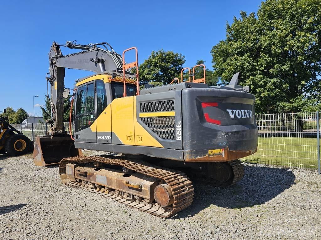 Volvo EC 250 E Pásové rýpadlá