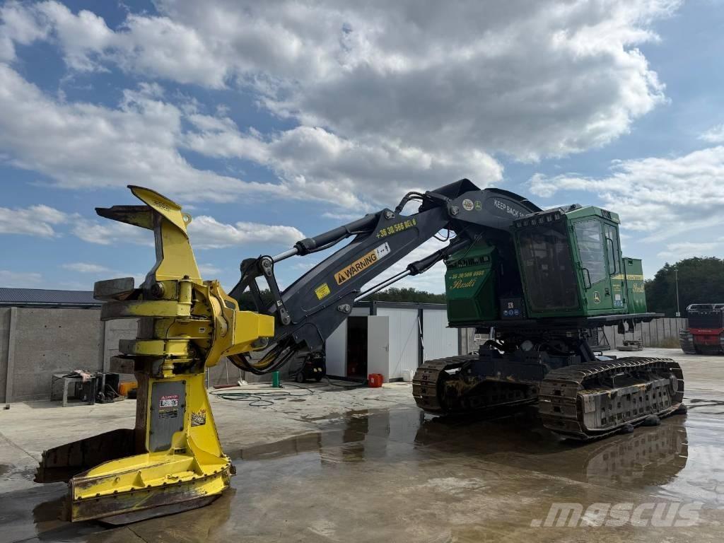 John Deere 859M Stínacie harvestory