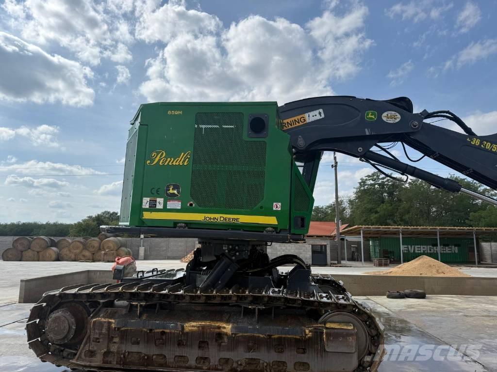 John Deere 859M Stínacie harvestory