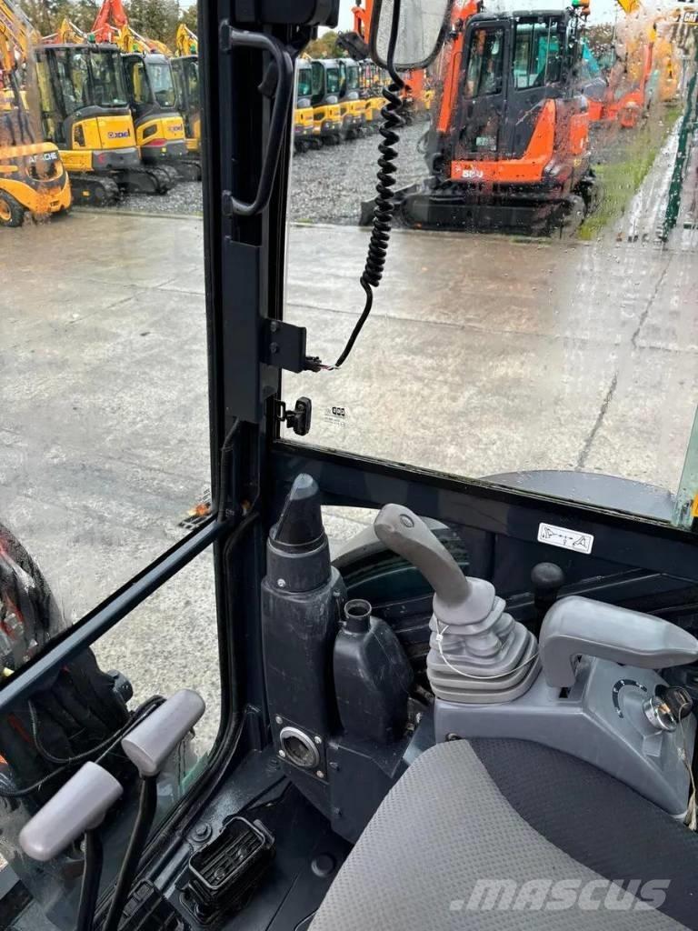 Hitachi ZX26U-6CR Mini rýpadlá < 7t