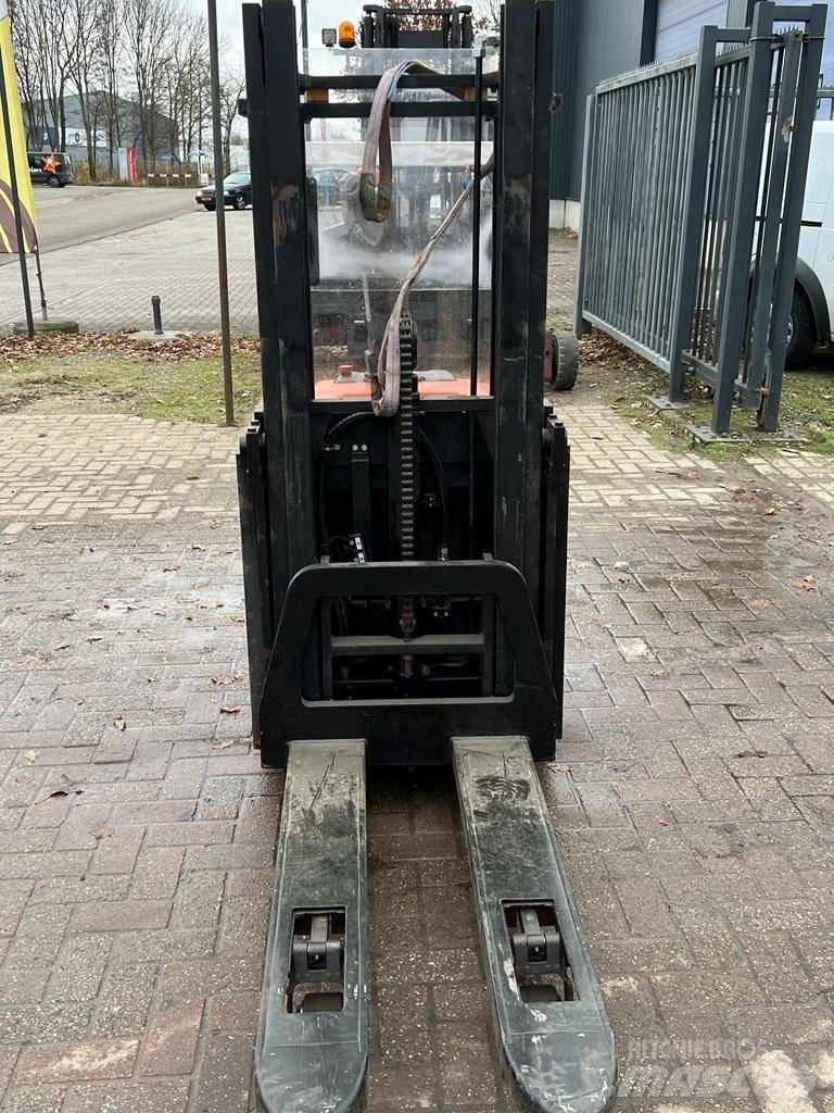 BT SPE 125 Ručne vedené vysokozdvižné vozíky