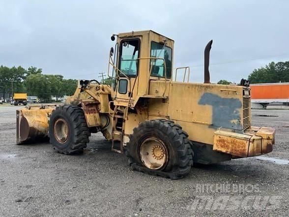 Komatsu WA 320-1 Kolesové nakladače